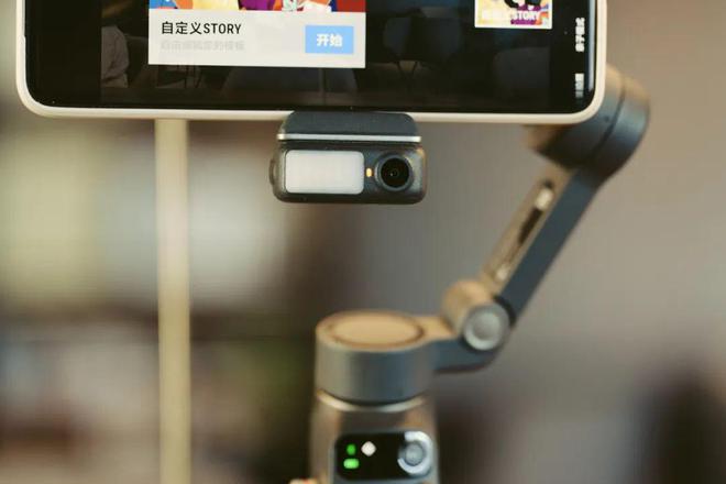 Moblie 7 Pro稳定器首发初体验！z6尊龙·中国网站549元！大疆OSMO(图2)